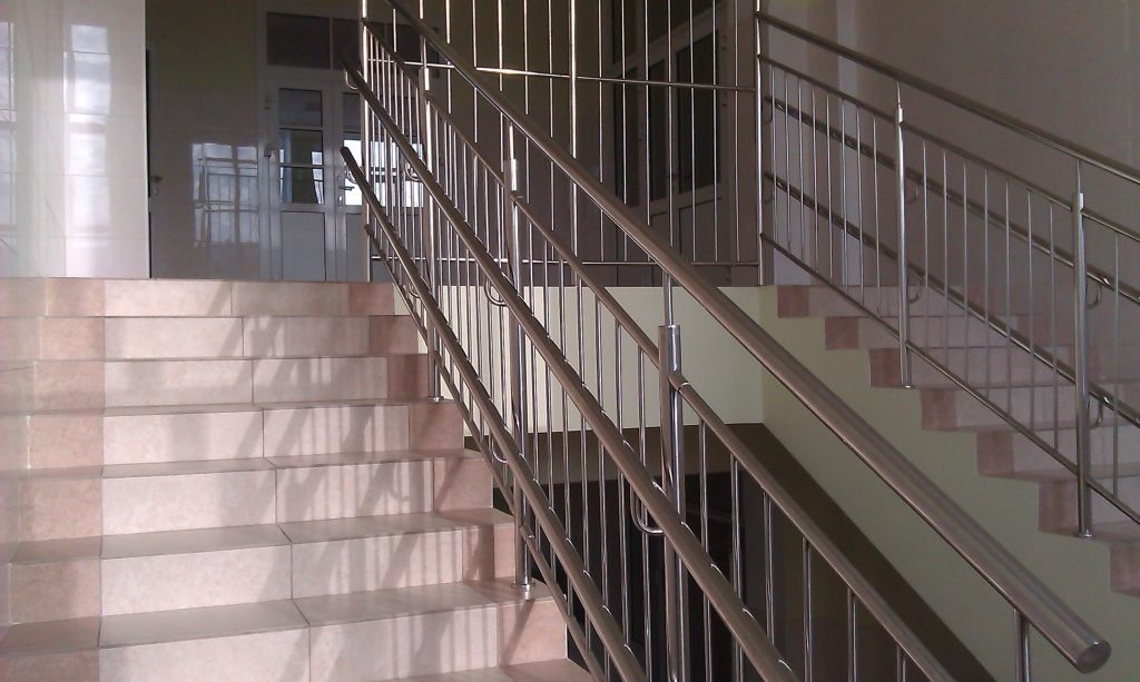 Школьная лестница