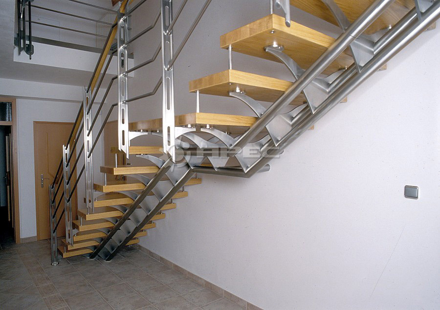 Косоуры для лестницы — что это такое, назначение, особенности