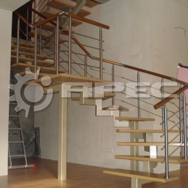 Металлокаркас лестницы из профильной трубы